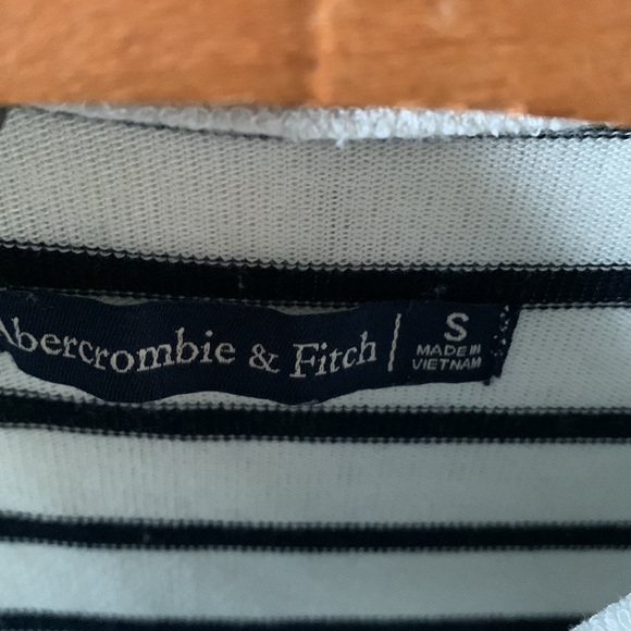 Abercrombie & Fitch sz S top sleeveless striped euc - Picture 3 of 4
